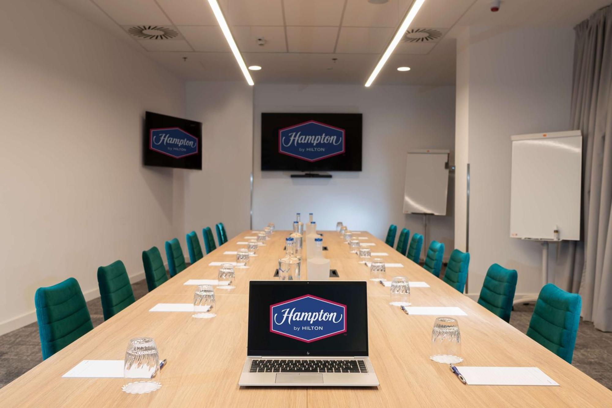 Hampton By Hilton Budapest City Centre Екстериор снимка
